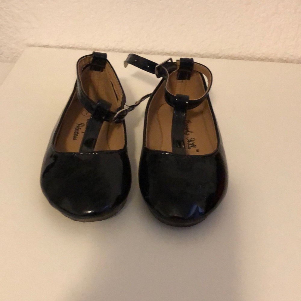 Dress shoes